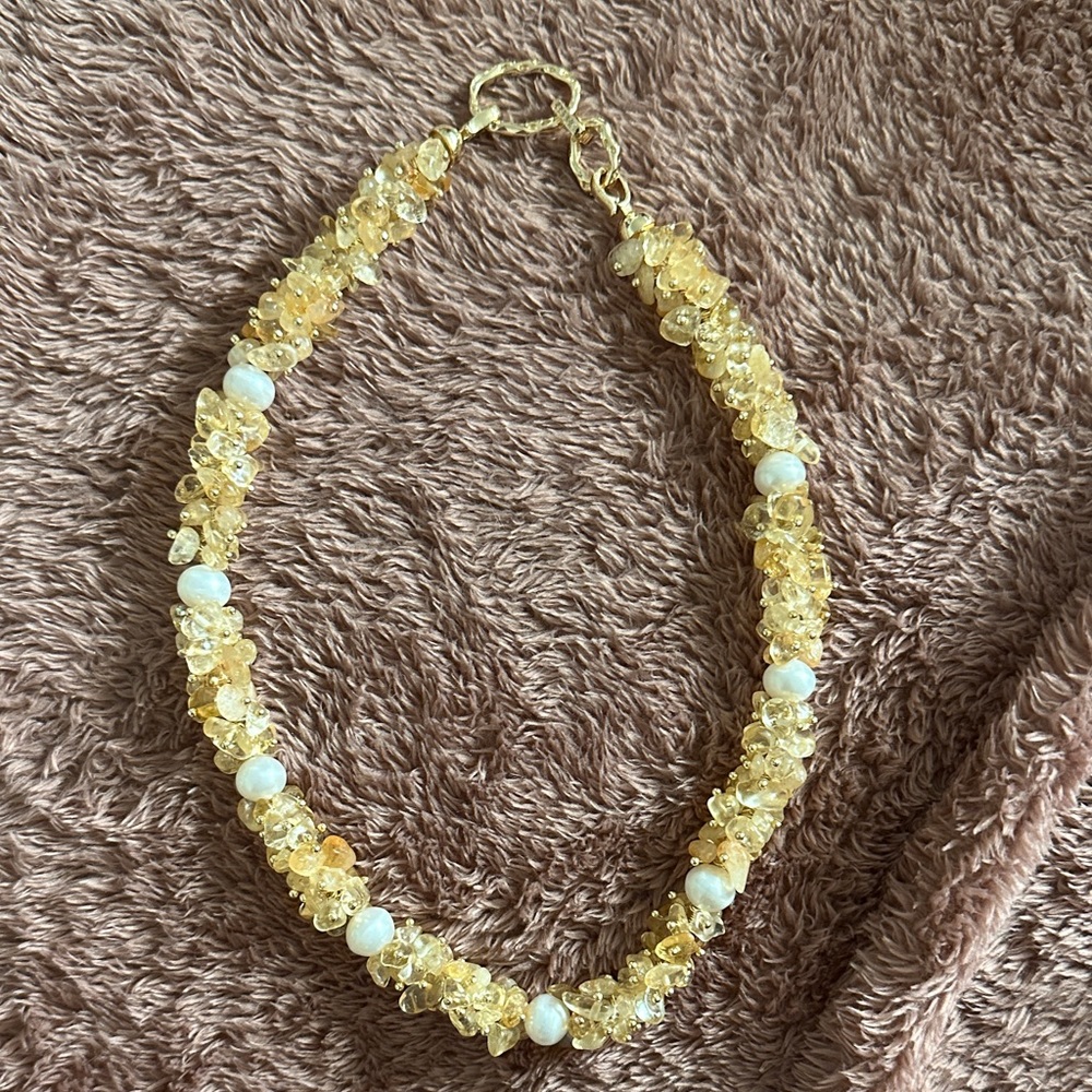 Elegant Gold and White Beaded Necklace
